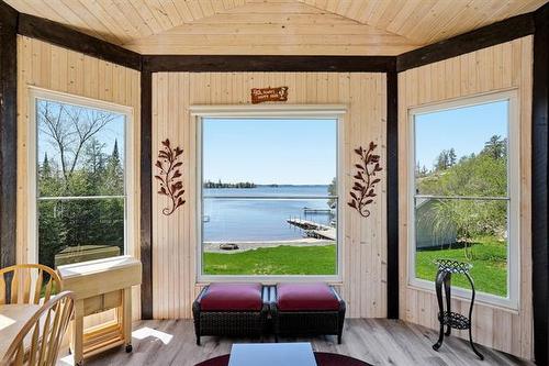 244 Spruce Land Dr, Lac Du Bonnet, MB - Indoor