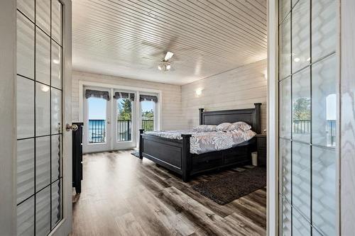 244 Spruce Land Dr, Lac Du Bonnet, MB - Indoor Photo Showing Bedroom