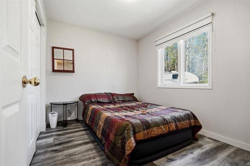 244 Spruce Land Dr, Lac Du Bonnet, MB - Indoor Photo Showing Bedroom
