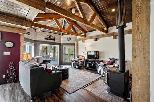244 Spruce Land Dr, Lac Du Bonnet, MB - Indoor