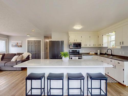 58 Three Mile Plains Cross Road, Three Mile Plains, NS - Indoor Photo Showing Kitchen With Double Sink