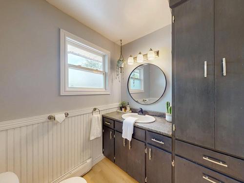 58 Three Mile Plains Cross Road, Three Mile Plains, NS - Indoor Photo Showing Bathroom