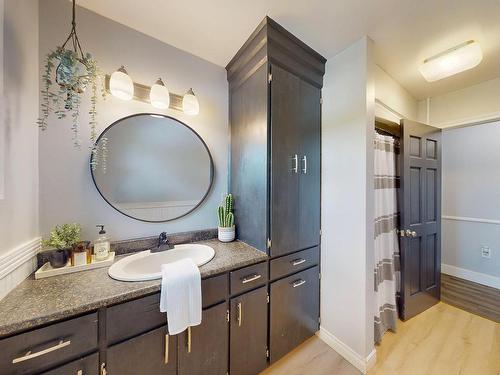 58 Three Mile Plains Cross Road, Three Mile Plains, NS - Indoor Photo Showing Bathroom