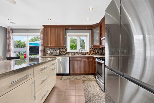 Kitchen - 410 Place De Sillery, Laval (Chomedey), QC - Indoor Photo Showing Kitchen With Upgraded Kitchen