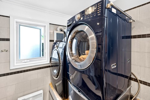 Bathroom - 410 Place De Sillery, Laval (Chomedey), QC - Indoor Photo Showing Laundry Room