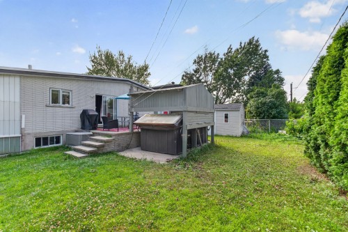 Back of Structure - 410 Place De Sillery, Laval (Chomedey), QC - Outdoor