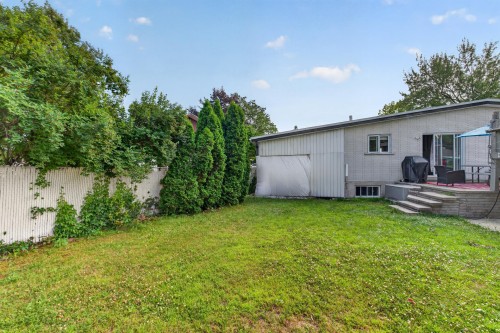 Back of Structure - 410 Place De Sillery, Laval (Chomedey), QC - Outdoor