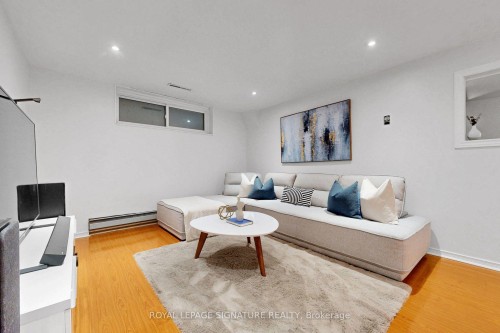 67 Cathedral Bluffs Drive, Toronto, ON - Indoor Photo Showing Living Room