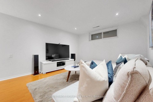 67 Cathedral Bluffs Drive, Toronto, ON - Indoor