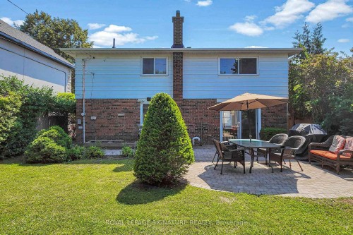 67 Cathedral Bluffs Drive, Toronto, ON - Outdoor