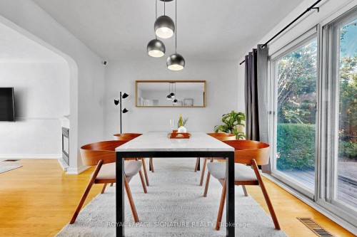 67 Cathedral Bluffs Drive, Toronto, ON - Indoor Photo Showing Dining Room