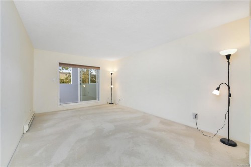 #208-949 Cloverdale Ave, Saanich, BC - Indoor Photo Showing Other Room