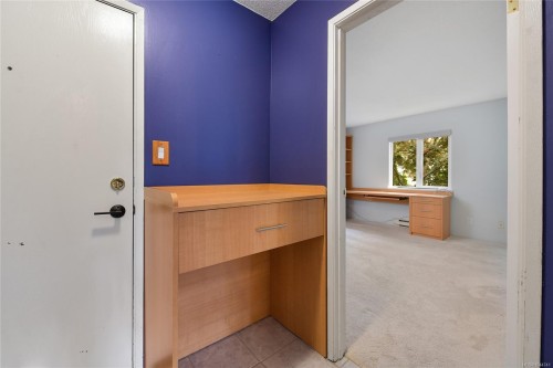 #208-949 Cloverdale Ave, Saanich, BC - Indoor Photo Showing Other Room