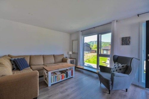 Salon - 301-92 Rue De Joliette, Bromont, QC - Indoor Photo Showing Living Room