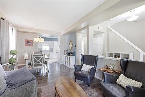 313 Leila Ave, Winnipeg, MB - Indoor Photo Showing Living Room
