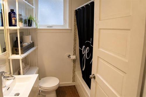 327 Machray Ave, Winnipeg, MB - Indoor Photo Showing Bathroom