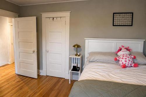327 Machray Ave, Winnipeg, MB - Indoor Photo Showing Bedroom