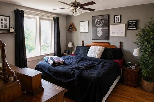 327 Machray Ave, Winnipeg, MB - Indoor Photo Showing Bedroom