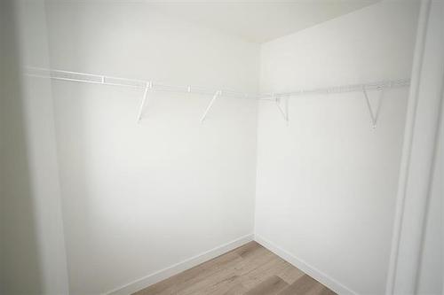 154 Perth Ave, Winnipeg, MB - Indoor With Storage
