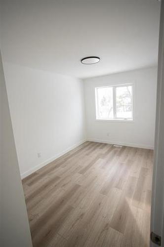 154 Perth Ave, Winnipeg, MB - Indoor Photo Showing Other Room