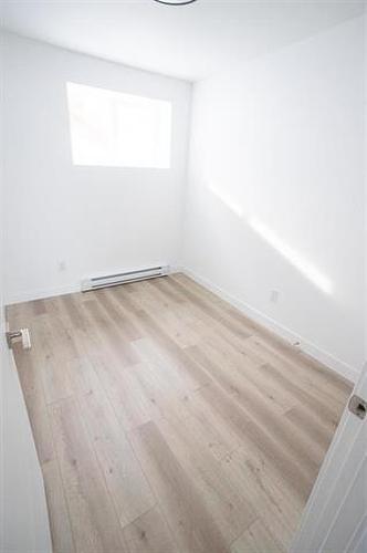 154 Perth Ave, Winnipeg, MB - Indoor Photo Showing Other Room