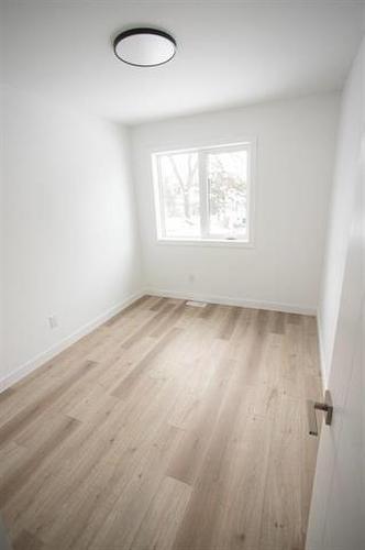 156 Perth Ave, Winnipeg, MB - Indoor Photo Showing Other Room