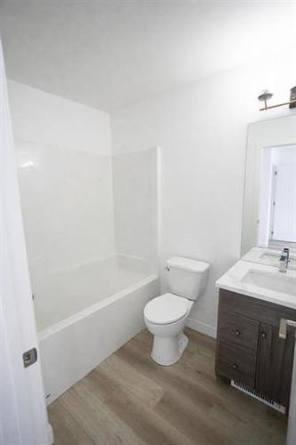 156 Perth Ave, Winnipeg, MB - Indoor Photo Showing Bathroom