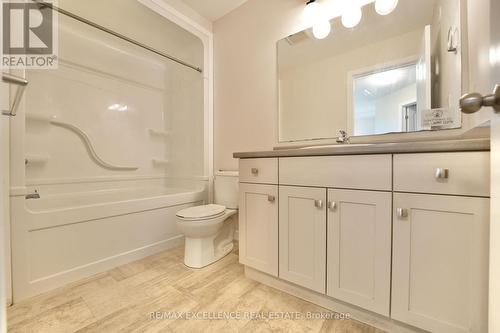 18 Weir Crescent, St. Thomas, ON - Indoor Photo Showing Bathroom