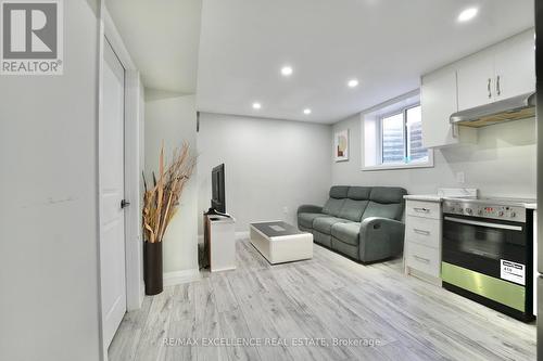 18 Weir Crescent, St. Thomas, ON - Indoor