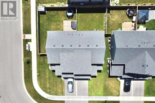 18 Weir Crescent, St. Thomas, ON - Outdoor