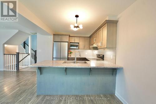 18 Weir Crescent, St. Thomas, ON - Indoor Photo Showing Kitchen