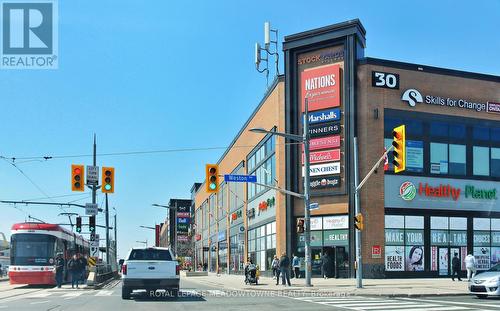 712 - 1808 St. Clair Avenue W, Toronto, ON - Outdoor