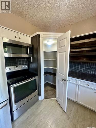 104 Johnston Crescent, Canora, SK - Indoor Photo Showing Kitchen