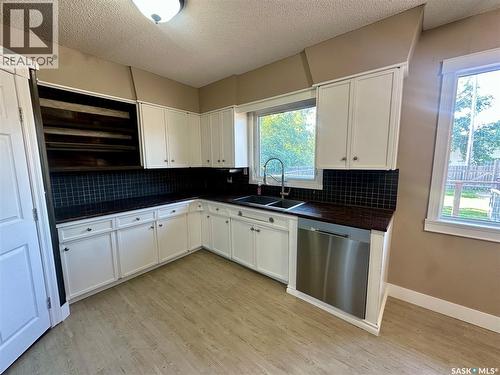 104 Johnston Crescent, Canora, SK - Indoor Photo Showing Kitchen With Double Sink