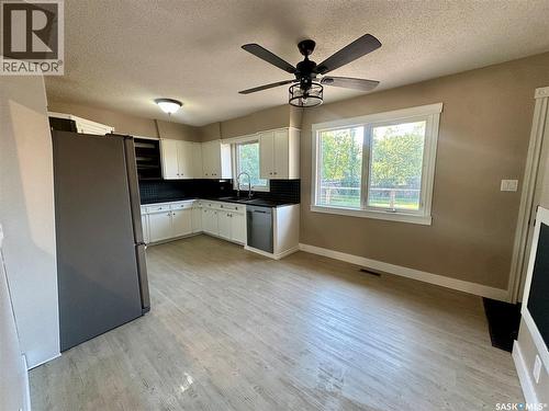 104 Johnston Crescent, Canora, SK - Indoor Photo Showing Kitchen