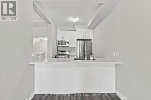13 Aqua Lane, Hamilton, ON - Indoor Photo Showing Kitchen With Stainless Steel Kitchen