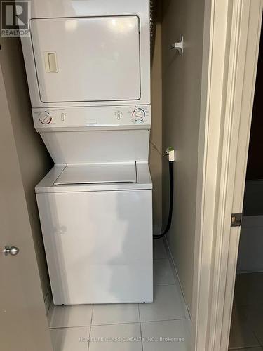 3508 - 10 Navy Wharf Court, Toronto, ON - Indoor Photo Showing Laundry Room