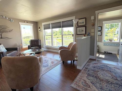 560 Gusset Road, Lismore, NS - Indoor Photo Showing Living Room