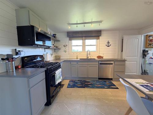 560 Gusset Road, Lismore, NS - Indoor Photo Showing Kitchen
