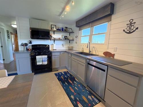 560 Gusset Road, Lismore, NS - Indoor Photo Showing Kitchen