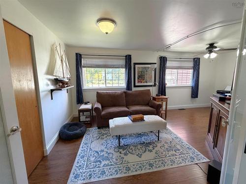 560 Gusset Road, Lismore, NS - Indoor Photo Showing Living Room