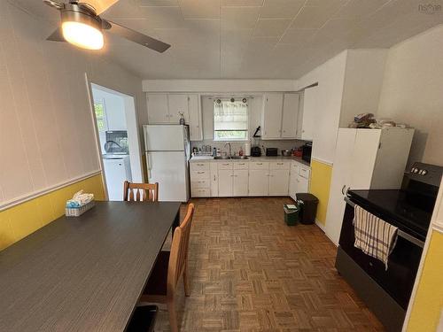 42 Clifford Street, North Sydney, NS - Indoor Photo Showing Kitchen