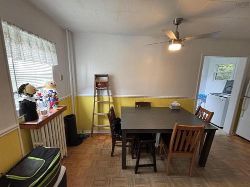 42 Clifford Street, North Sydney, NS - Indoor Photo Showing Dining Room
