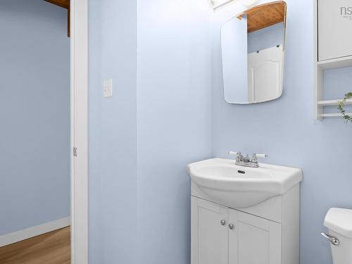 104 Bromley Road, Halifax, NS - Indoor Photo Showing Bathroom
