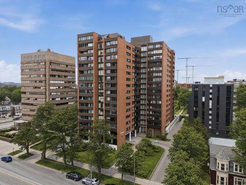 806 5959 Spring Garden Road  Halifax, NS B3H 1Y5