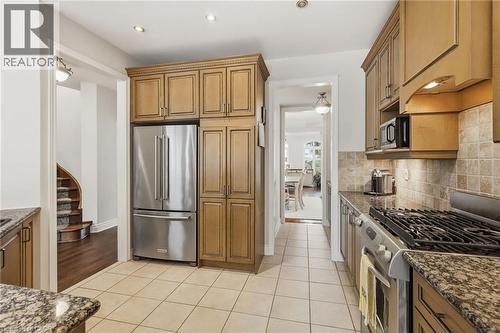 3256 Raspberry Bush Trail, Oakville, ON - Indoor Photo Showing Kitchen With Upgraded Kitchen