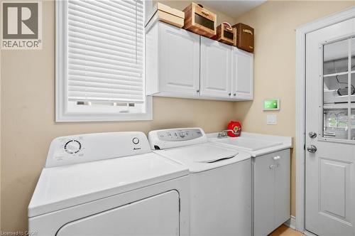 3256 Raspberry Bush Trail, Oakville, ON - Indoor Photo Showing Laundry Room