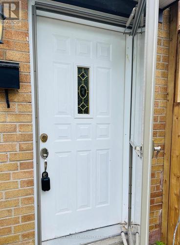 32 Kitimat Crescent, Aurora, ON - Outdoor With Exterior