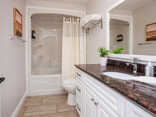 22 170 Schoolhouse Lane, Stanley Bridge, PE - Indoor Photo Showing Bathroom