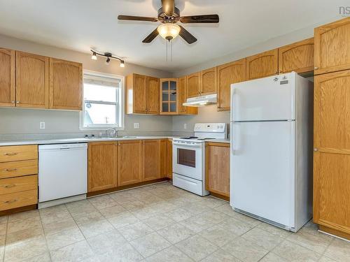 1 Jeep Crescent, Eastern Passage, NS - Indoor Photo Showing Kitchen